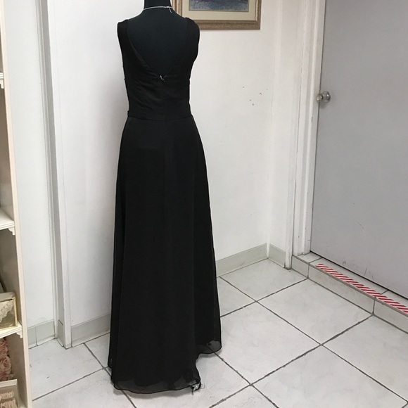 Back Gown - Picture 4 of 4